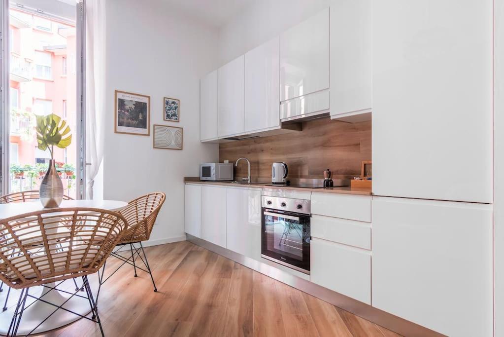Ferienwohnung New Jungle & Charming Flat - Zona De Angeli Mailand Exterior foto