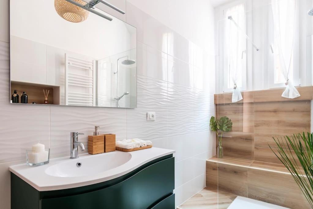 Ferienwohnung New Jungle & Charming Flat - Zona De Angeli Mailand Exterior foto